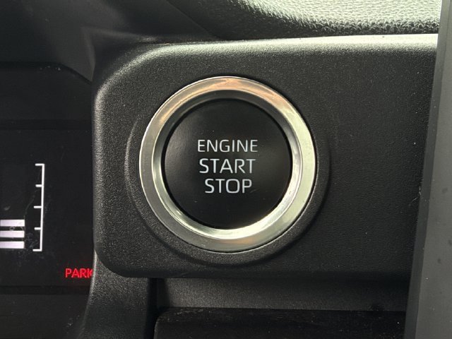 Used 2025 Toyota 4Runner SR5 AWD/4WD image 19