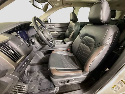 Used 2022 Nissan Pathfinder Platinum w/ Cargo Package AWD/4WD image 20