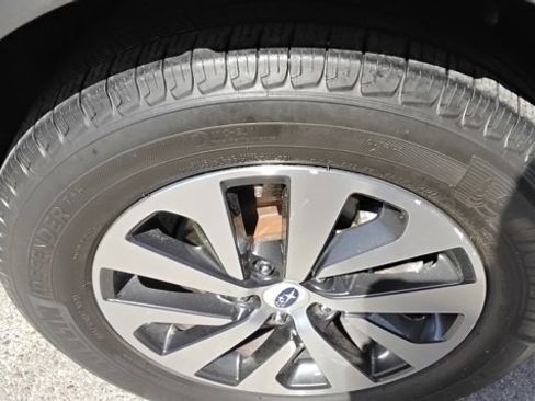 Used 2022 Subaru Outback Premium image 16