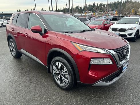 Used 2021 Nissan Rogue SV image 3