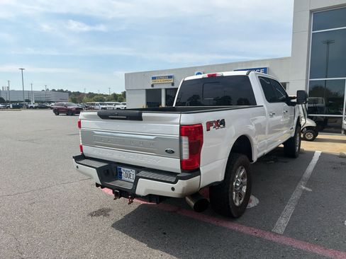 Used 2019 Ford F250 Platinum w/ Platinum Ultimate Package AWD/4WD image 3