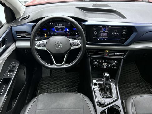 Used 2024 Volkswagen Taos SE w/ Panoramic Sunroof Package AWD/4WD image 14