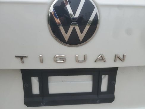 Used 2023 Volkswagen Tiguan SE R-Line AWD/4WD image 38