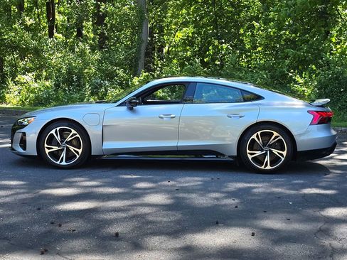 Used 2022 Audi e-tron GT Prestige w/ Prestige Package AWD/4WD image 3