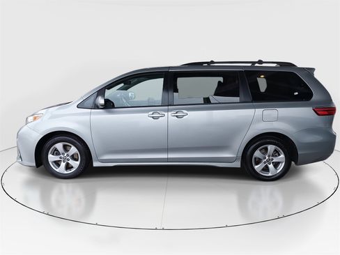 Used 2020 Toyota Sienna LE image 8