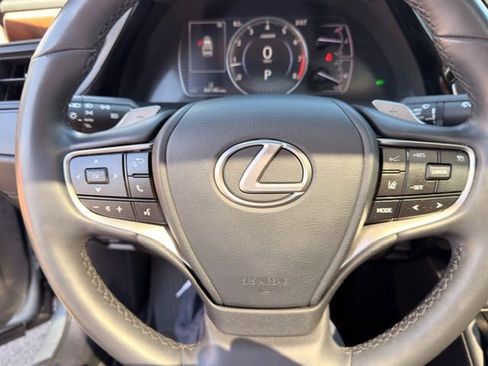 Used 2022 Lexus ES 350 w/ Premium Package image 6