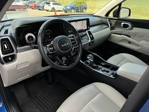 Used 2023 Kia Sorento SX FWD image 10