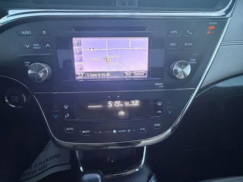 Used 2013 Toyota Avalon XLE image 29