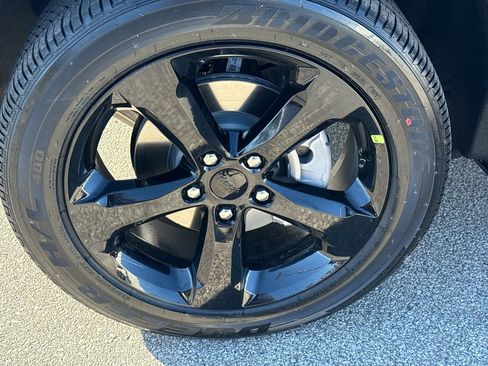 New 2025 Jeep Grand Cherokee Altitude image 8