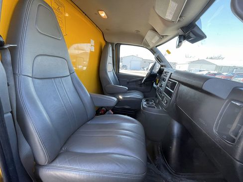 Used 2021 GMC Savana 3500 CUTWAY w/ Power Convenience Package image 27