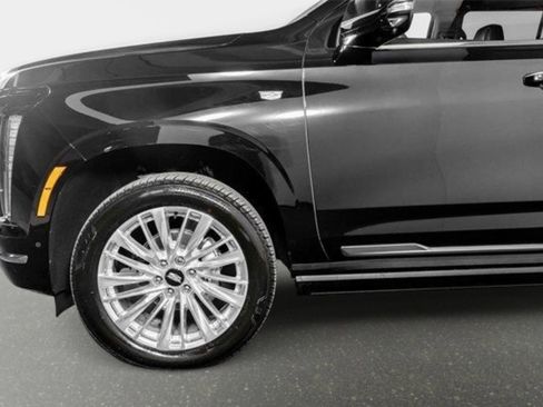 Used 2026 Cadillac Escalade Luxury w/ Touring Package image 11