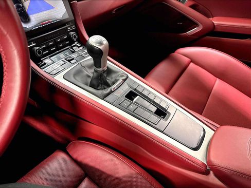 Used 2022 Porsche 718 Boxster RWD image 19