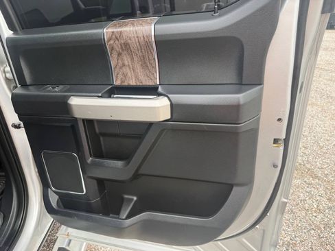 Used 2017 Ford F250 Lariat w/ Lariat Ultimate Package AWD/4WD image 30