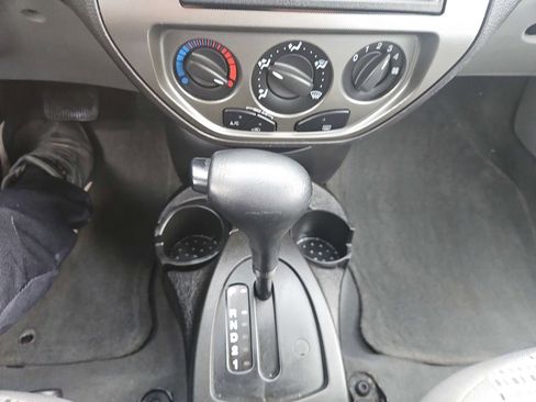 Used 2006 Ford Focus S image 25