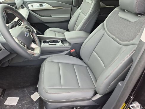 New 2026 Ford Explorer Active w/ Active Comfort Package AWD/4WD image 16