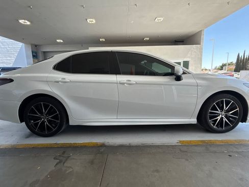 Used 2024 Toyota Camry SE FWD image 9