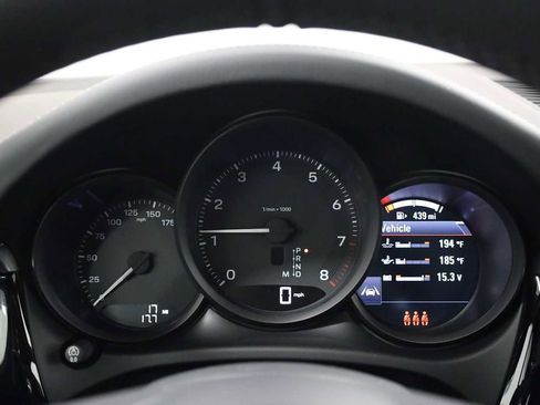 New 2026 Porsche Macan image 24