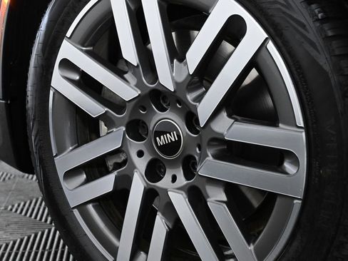 Certified 2025 MINI Cooper S image 32