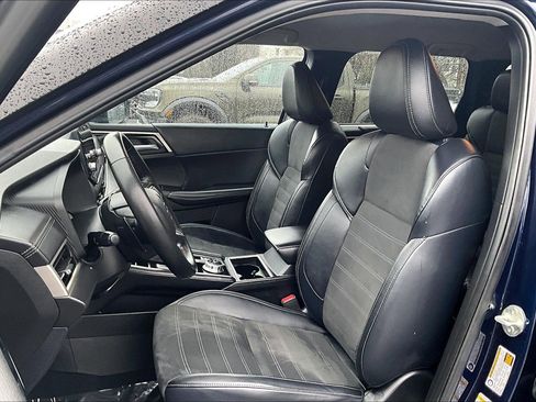 Used 2024 Mitsubishi Outlander SE image 23