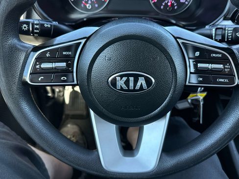 Used 2020 Kia Forte LXS FWD image 26