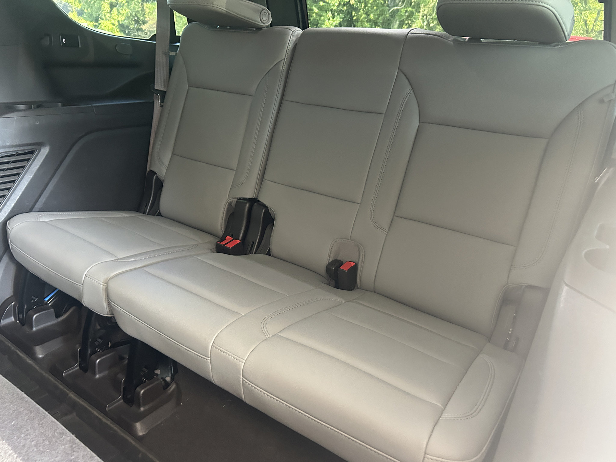 Used 2022 Chevrolet Tahoe LT w/ Luxury Package RWD image 20