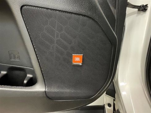 Used 2016 Toyota Highlander Limited image 19