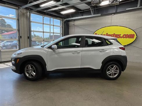 Used 2018 Hyundai Kona SE AWD/4WD image 2