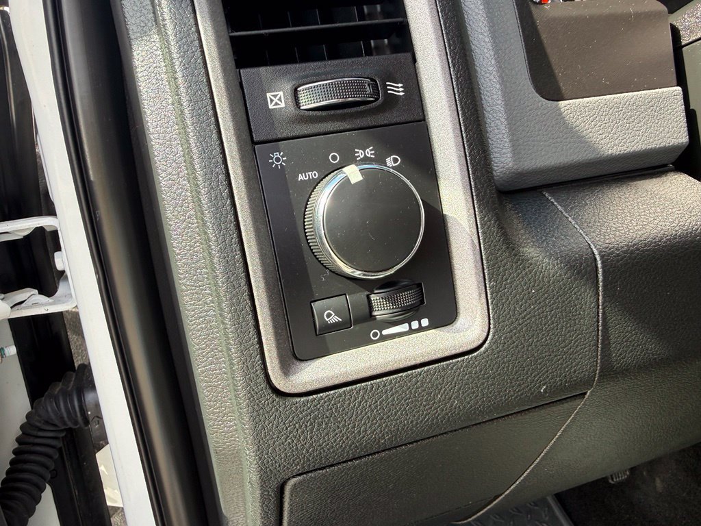 Used 2018 RAM 3500 Tradesman w/ Chrome Appearance Group AWD/4WD image 40