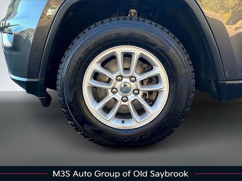 Used 2020 Jeep Grand Cherokee Laredo image 34