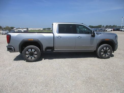 New 2026 GMC Sierra 2500 Denali w/ Denali Reserve Package AWD/4WD image 3