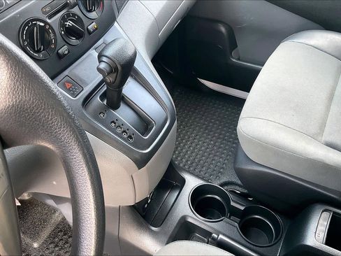 Used 2021 Nissan NV200 S w/ Back Door Glass Package image 17