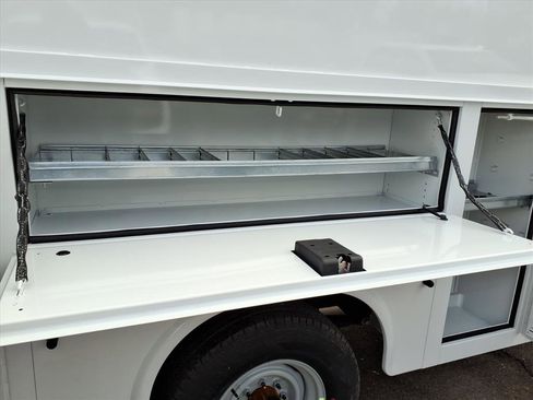 Used 2026 Ford E-350 and Econoline 350 Super Duty w/ Power Equipment Group image 28