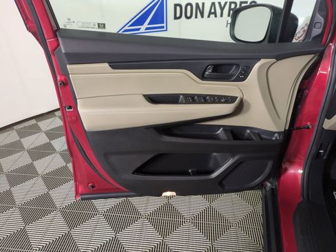 Certified 2024 Honda Odyssey EX-L image 14