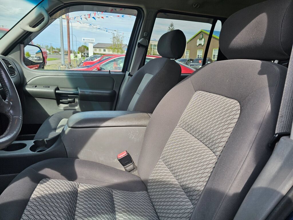 Used 2004 Ford Explorer Sport Trac XLS AWD/4WD image 25