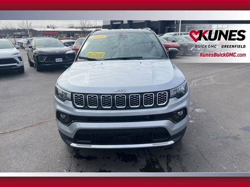 Used 2025 Jeep Compass Limited image 13