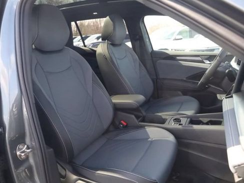 New 2026 Volkswagen Tiguan SE R-Line AWD/4WD image 19