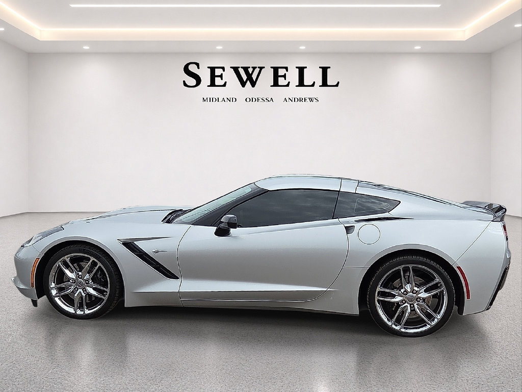 Used 2018 Chevrolet Corvette Stingray Coupe RWD image 2