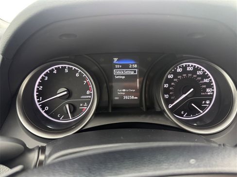 Used 2024 Toyota Camry SE image 14