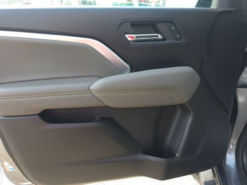 Used 2023 Chevrolet Colorado ZR2 image 8