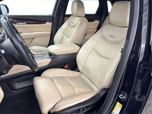 Used 2017 Cadillac XT5 Luxury FWD image 13