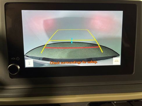 Certified 2025 Toyota Tacoma SR image 21