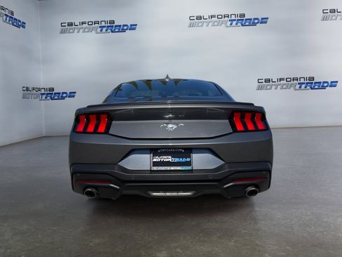 Used 2024 Ford Mustang Premium image 6