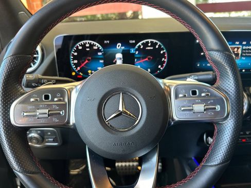 Certified 2022 Mercedes-Benz GLA 250 4MATIC image 28