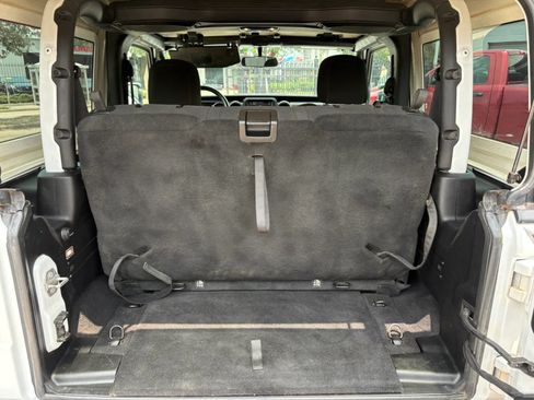 Used 2020 Jeep Wrangler Sport AWD/4WD image 25