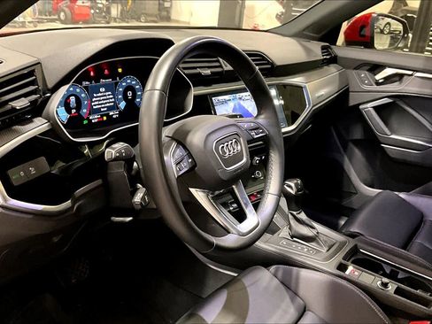 Used 2023 Audi Q3 2.0T Premium image 16