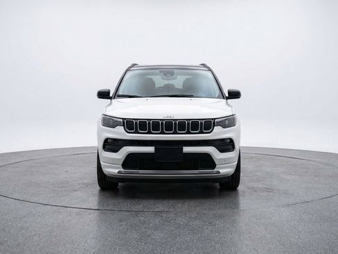Used 2025 Jeep Compass Limited AWD/4WD image 2