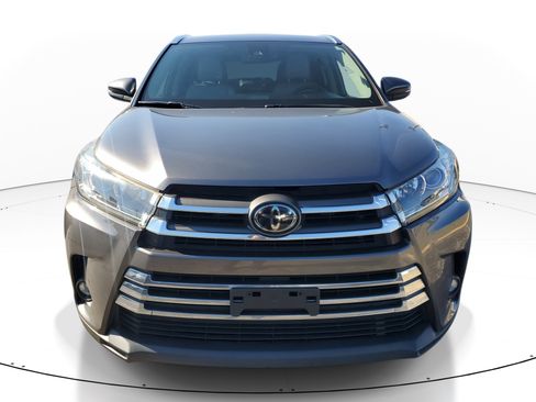Used 2019 Toyota Highlander Limited image 2