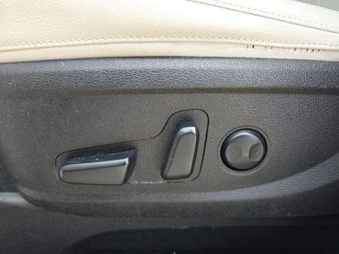 Used 2022 Kia Telluride EX w/ EX Premium Package image 15