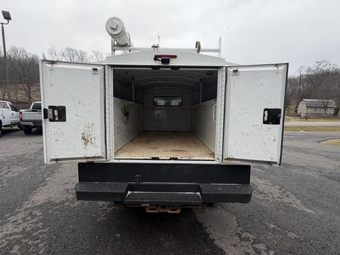 Used 2022 Ford F350 XL w/ Power Equipment Group image 7