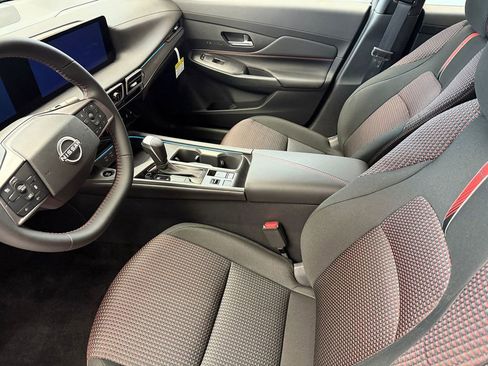 New 2026 Nissan Sentra SR w/ Floor Mat Package image 13